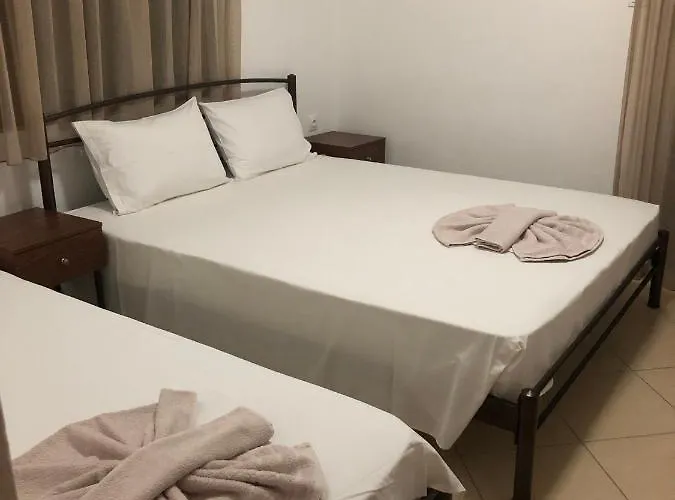 Avra Hotel *