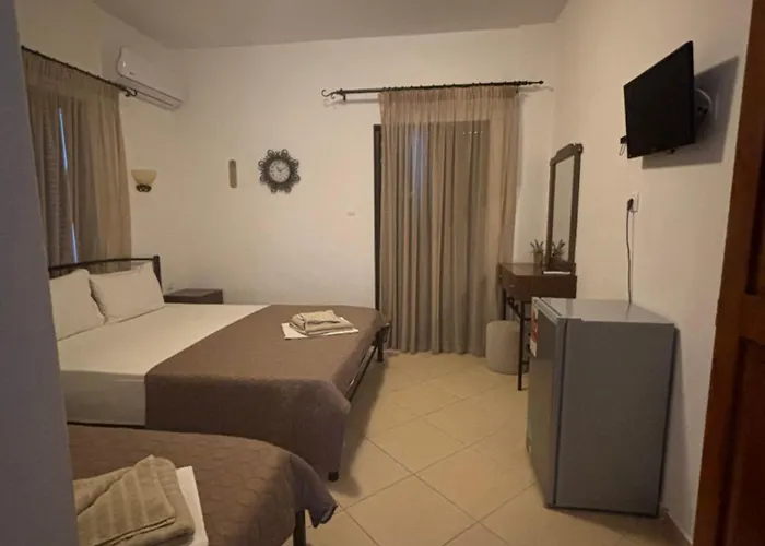 Avra Hotel *